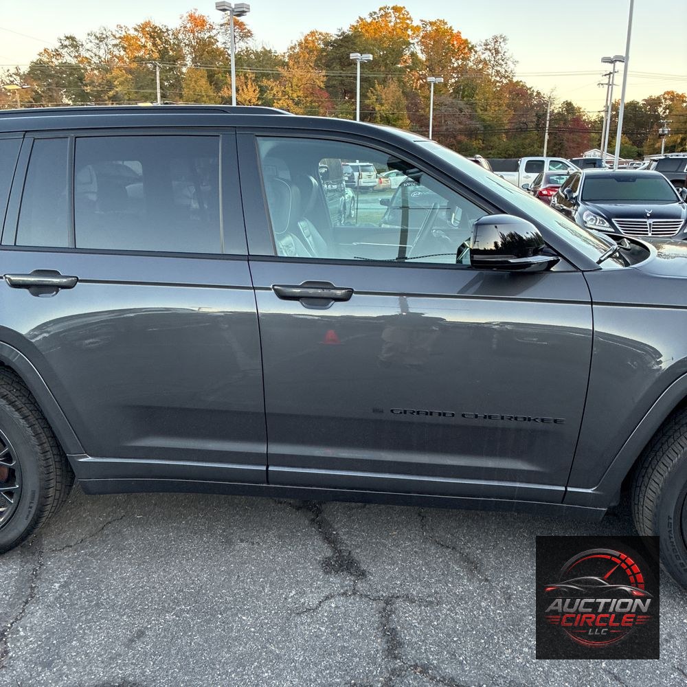 2025 Jeep Grand Cherokee Summit