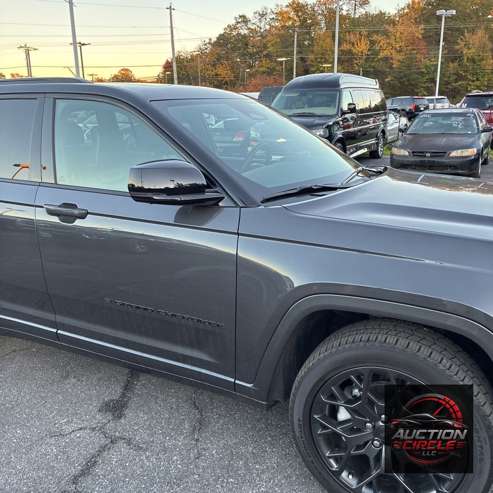 2025 Jeep Grand Cherokee Summit