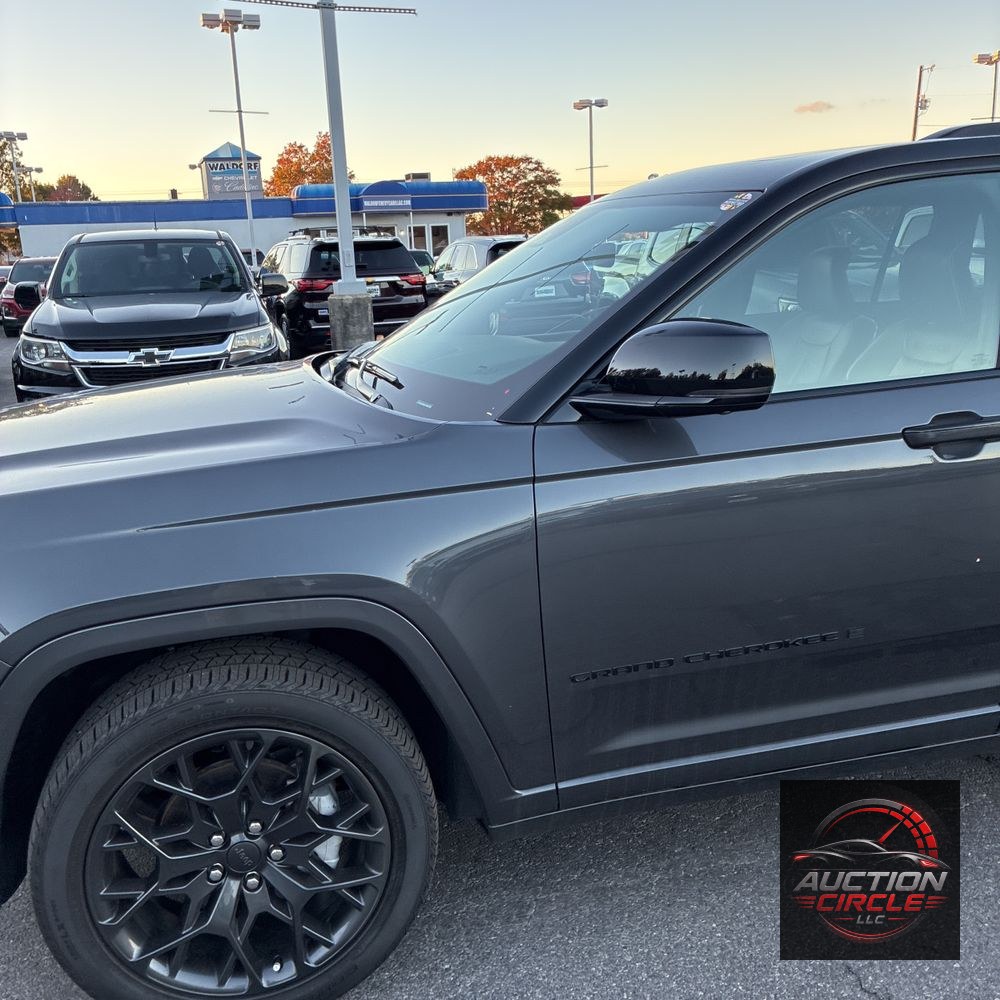 2025 Jeep Grand Cherokee Summit