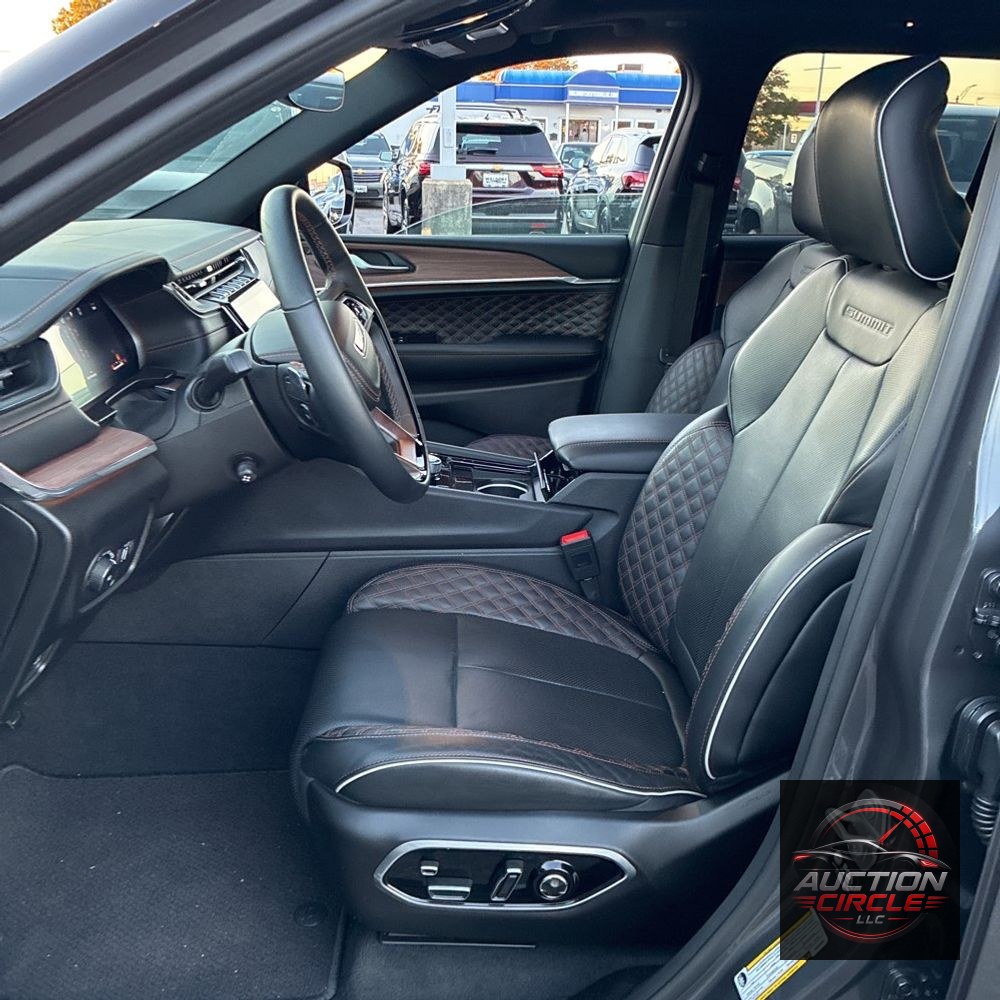 2025 Jeep Grand Cherokee Summit