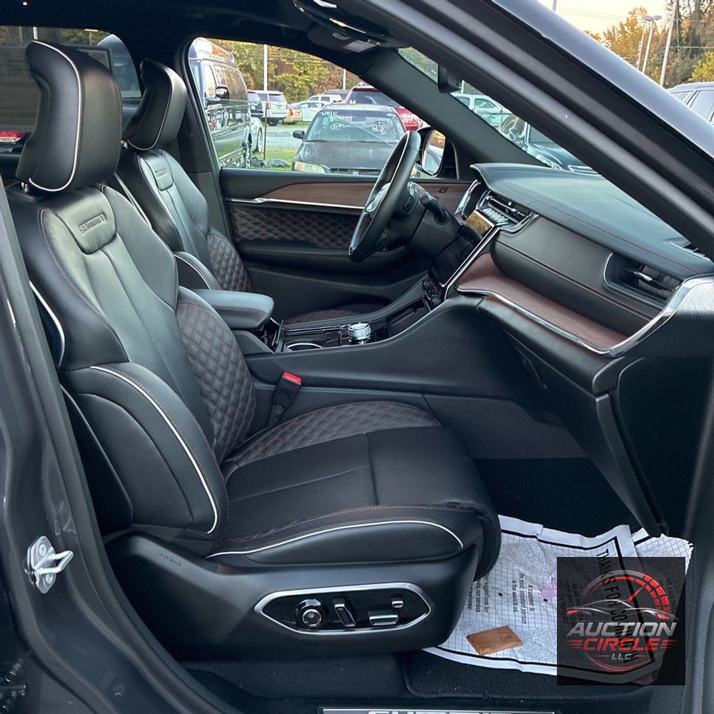 2025 Jeep Grand Cherokee Summit