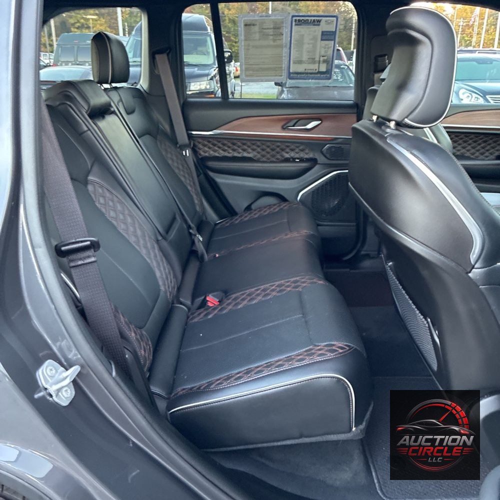 2025 Jeep Grand Cherokee Summit