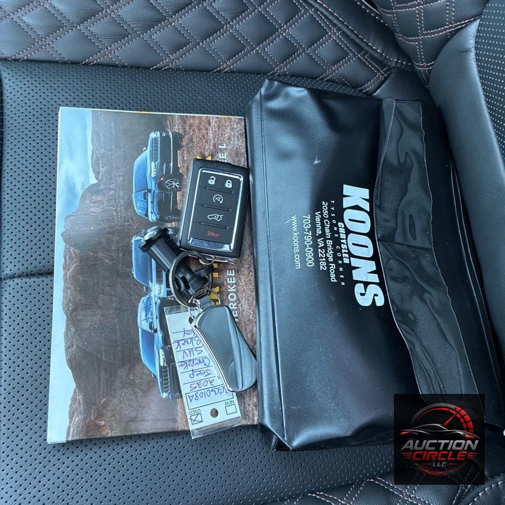 2025 Jeep Grand Cherokee Summit