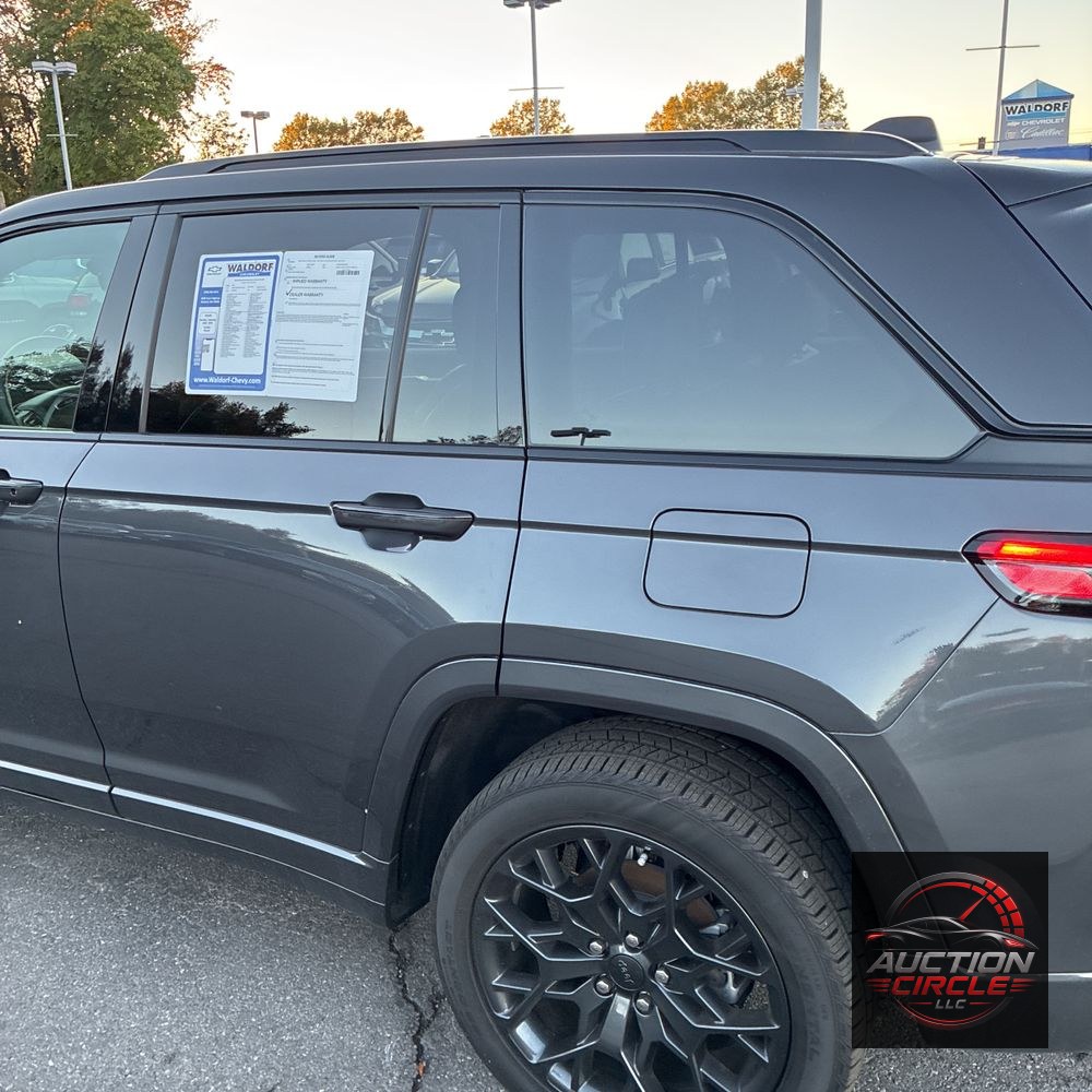 2025 Jeep Grand Cherokee Summit
