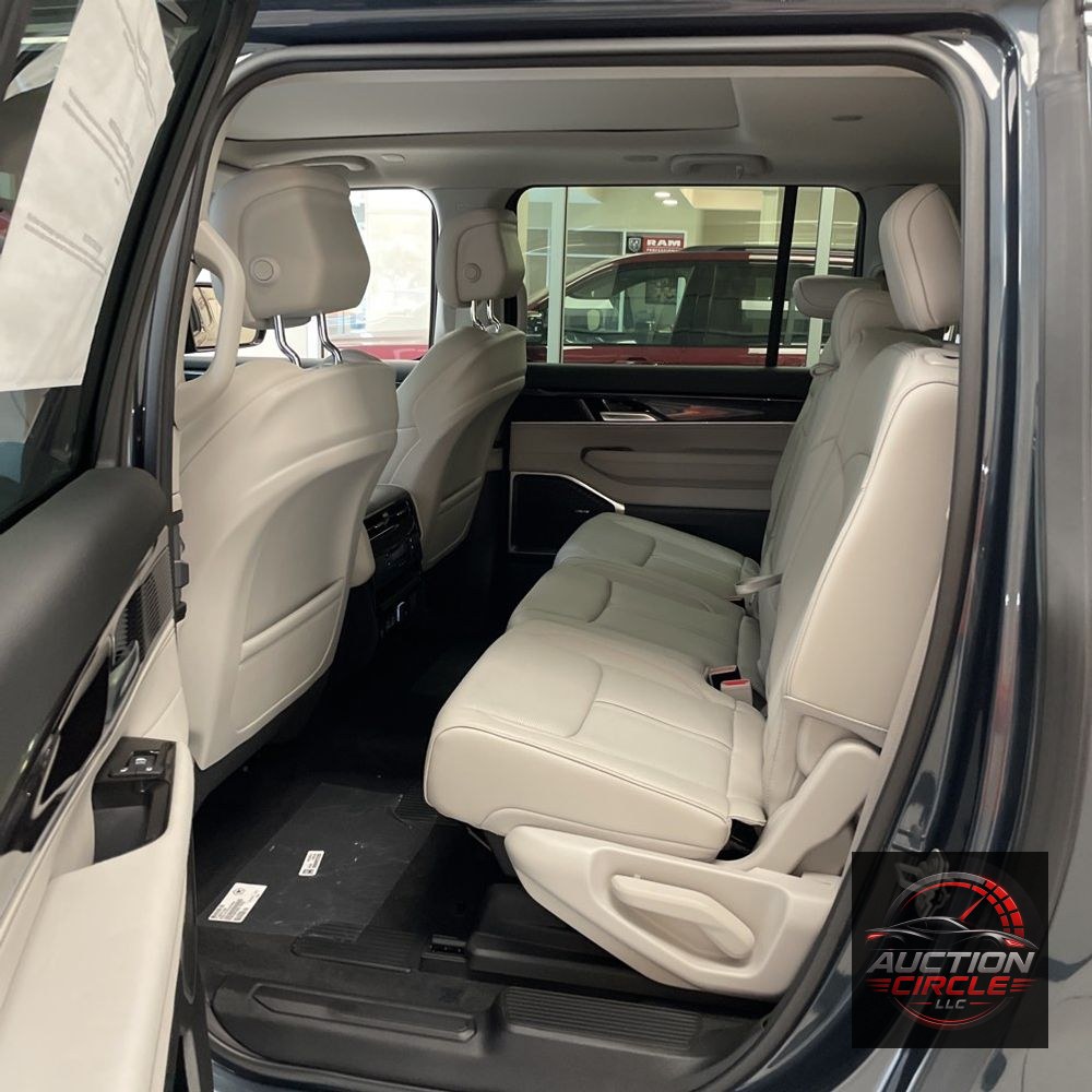 2024 Jeep Wagoneer L Base