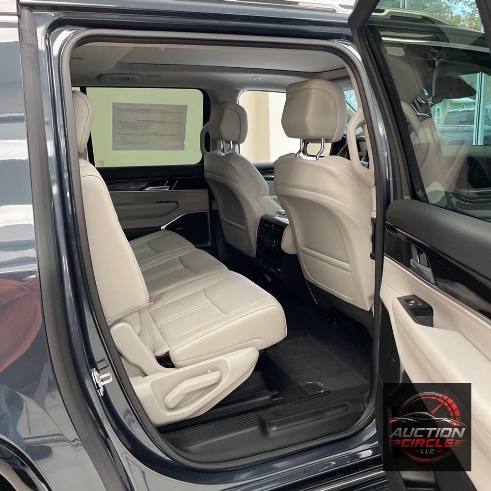 2024 Jeep Wagoneer L Base