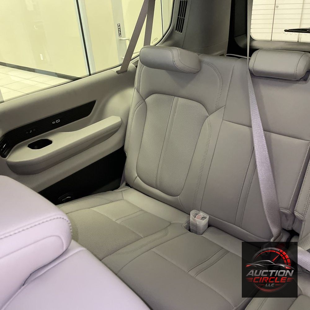 2024 Jeep Wagoneer L Base