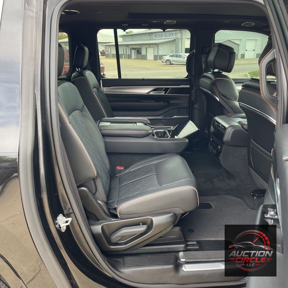 2023 Jeep Grand Wagoneer L Series III