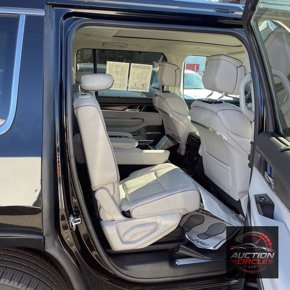 2022 Jeep Grand Wagoneer Series II