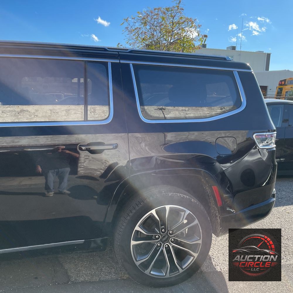 2023 Jeep Grand Wagoneer Series III