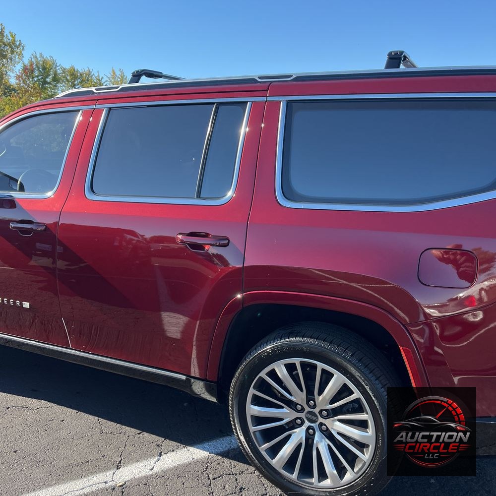 2023 Jeep Grand Wagoneer Series III