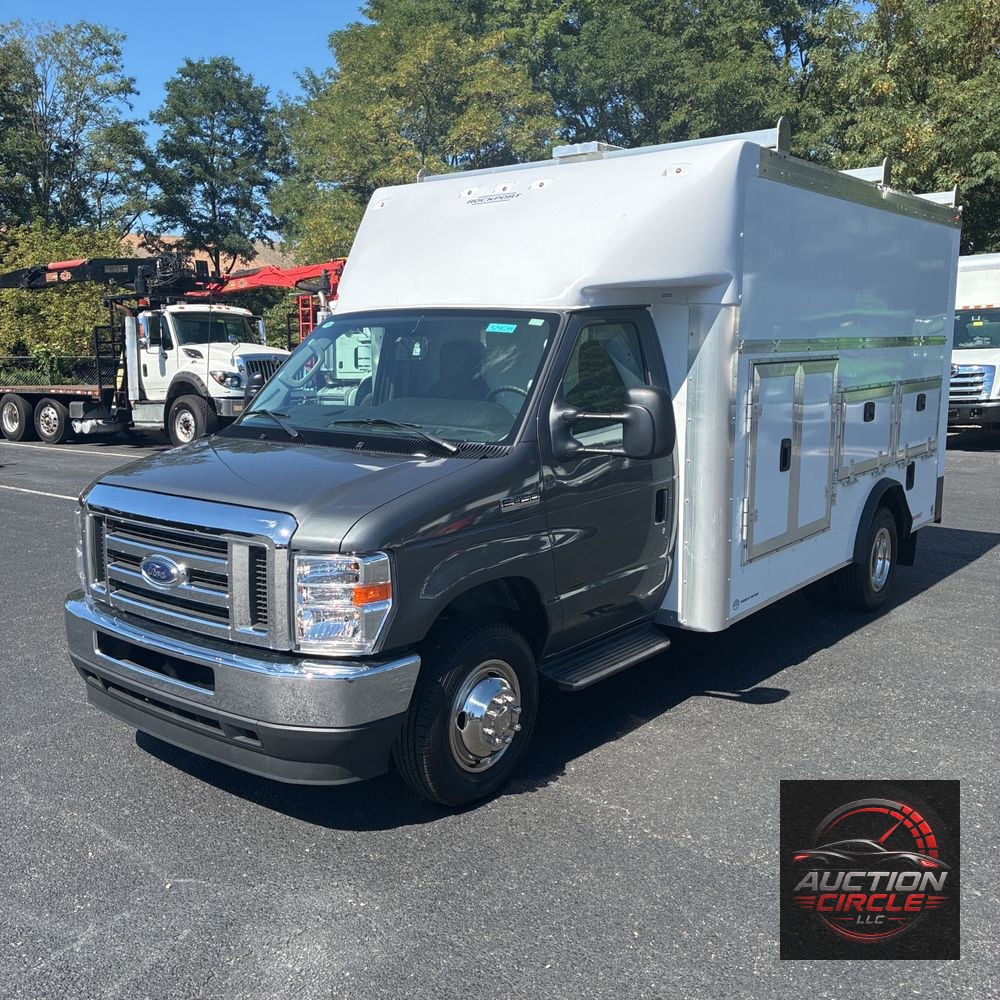 2025 Ford Commercial Vans E450