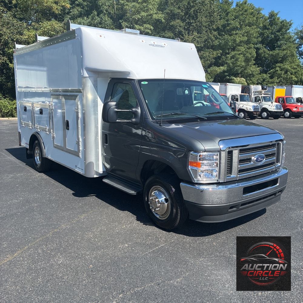 2025 Ford Commercial Vans E450
