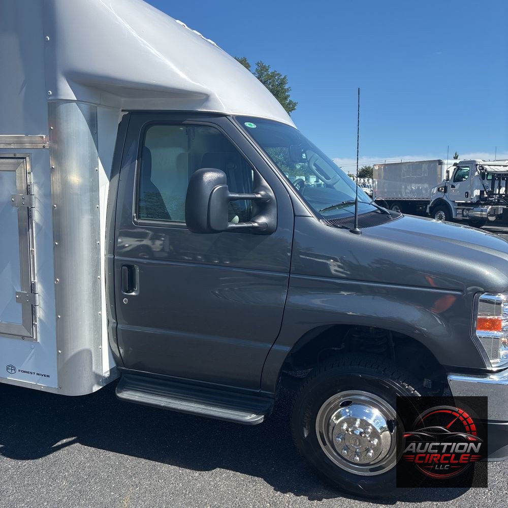 2025 Ford Commercial Vans E450