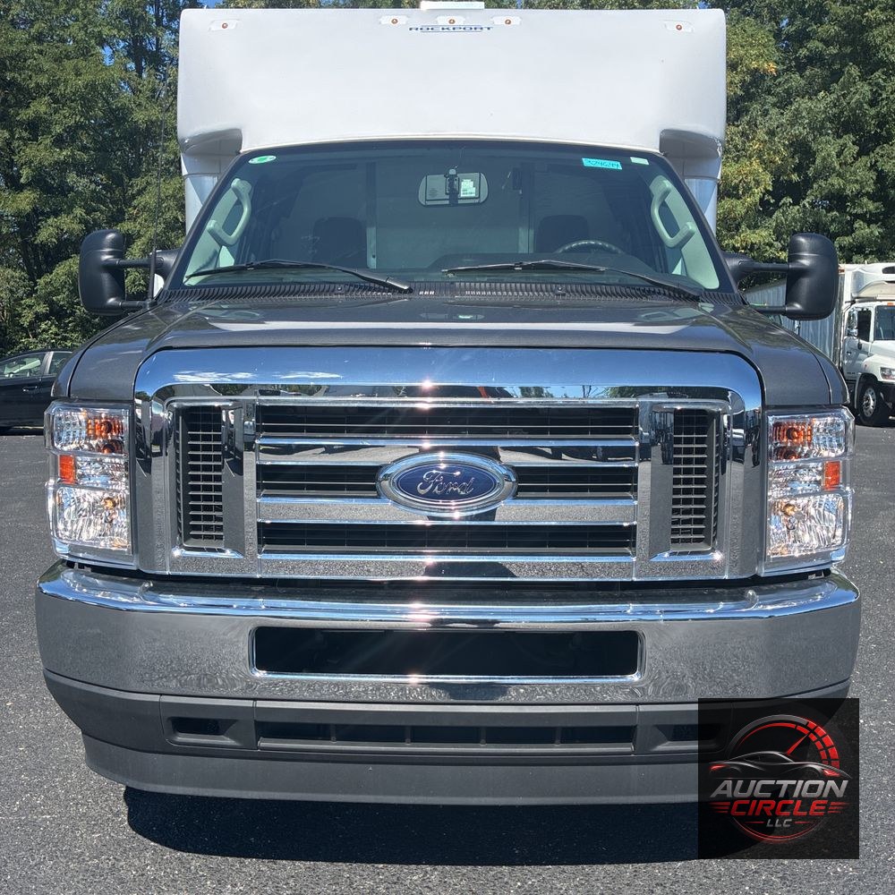 2025 Ford Commercial Vans E450