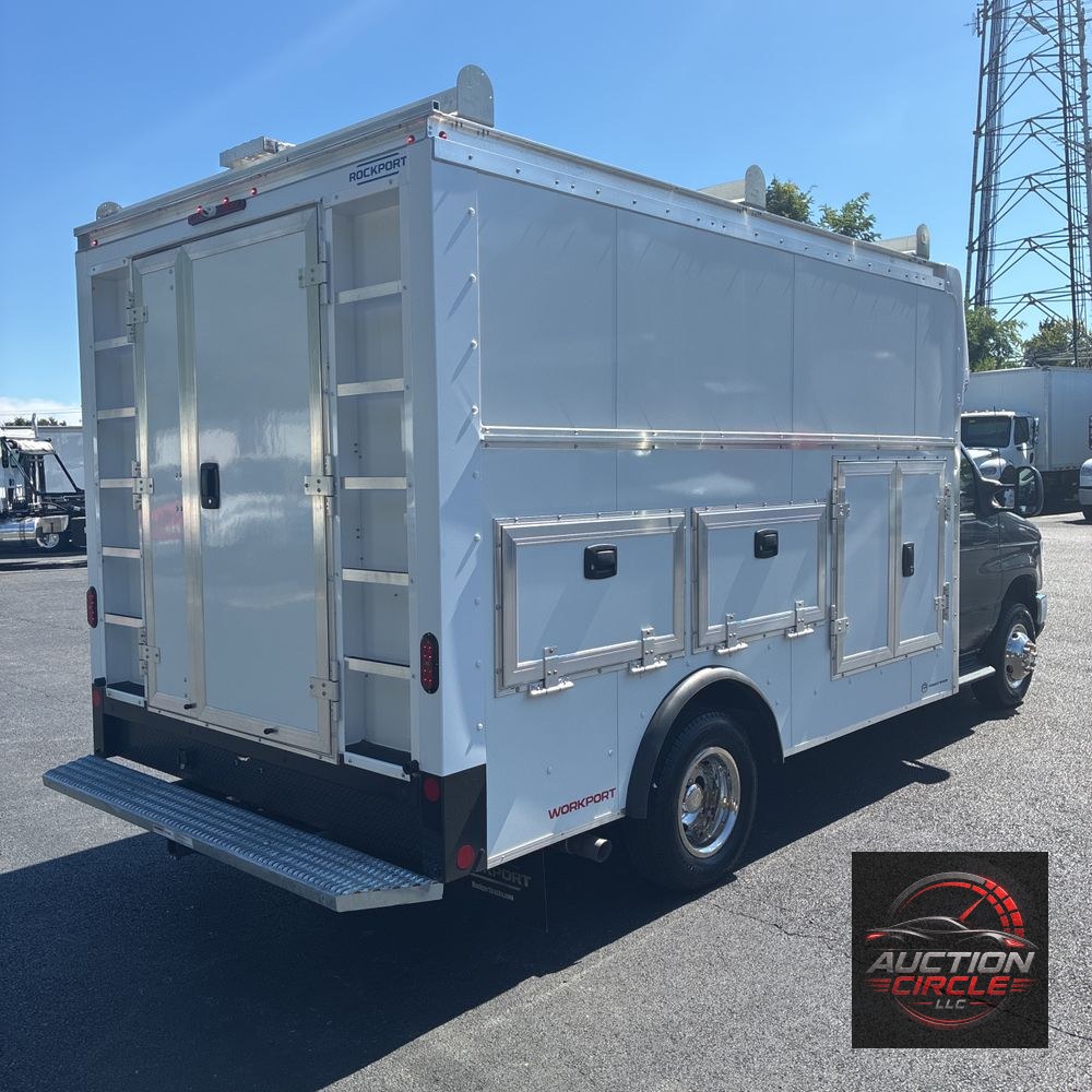 2025 Ford Commercial Vans E450