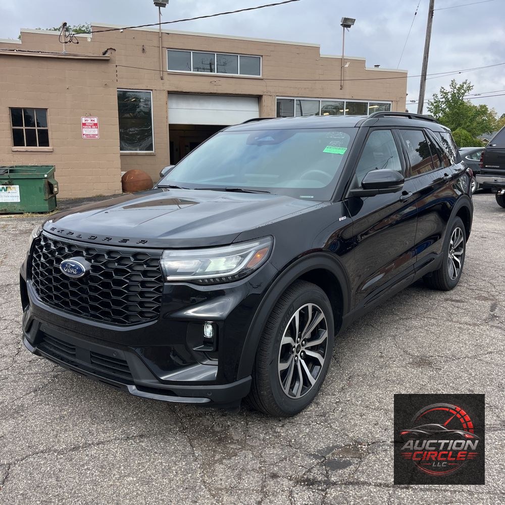 2025 Ford Explorer ST-Line