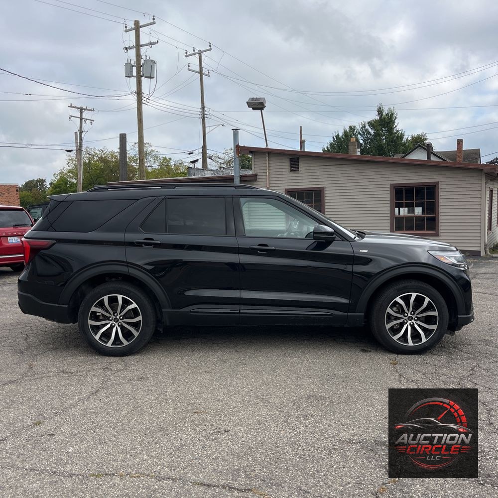 2025 Ford Explorer ST-Line