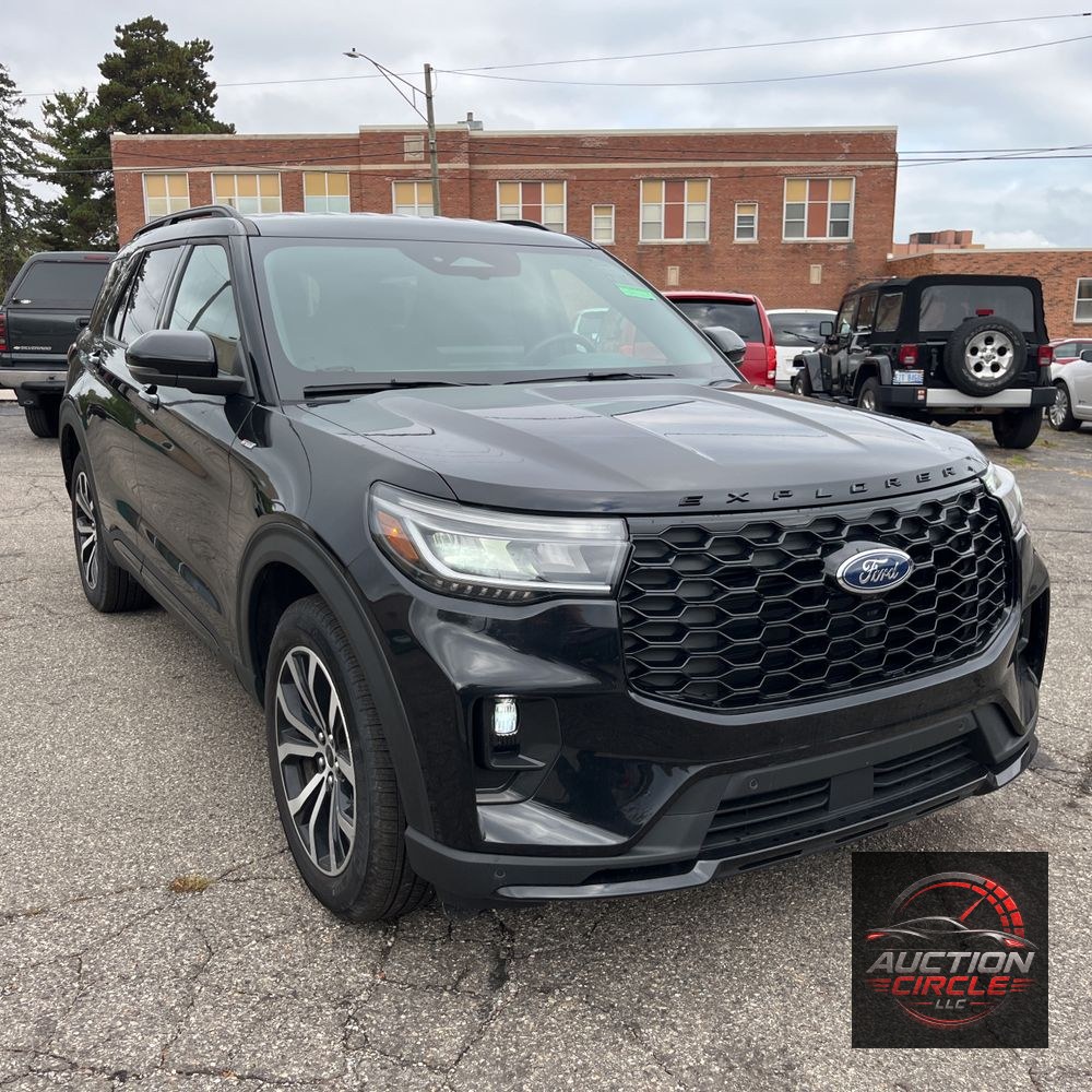 2025 Ford Explorer ST-Line
