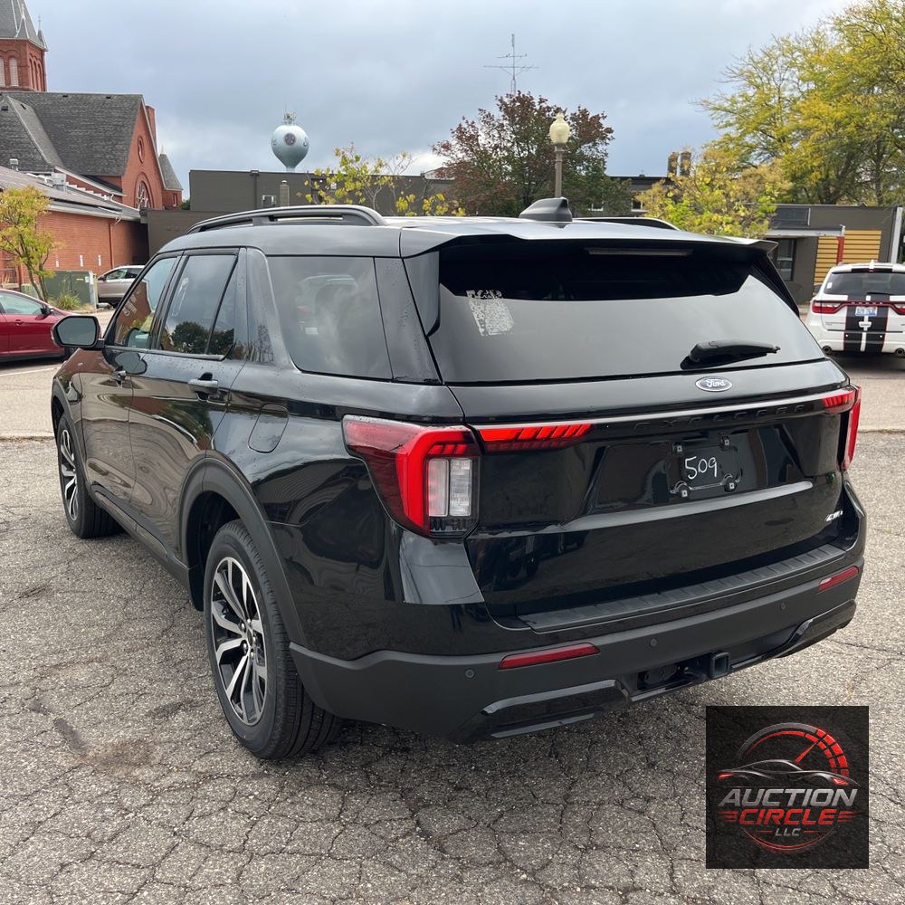 2025 Ford Explorer ST-Line