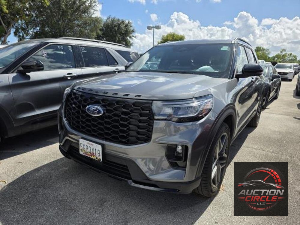 2025 Ford Explorer ST-Line