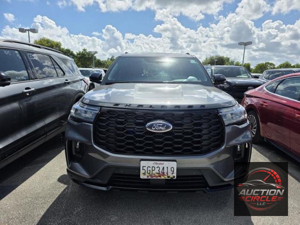2025 Ford Explorer ST-Line