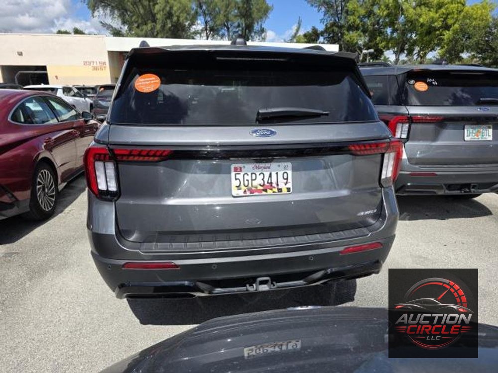 2025 Ford Explorer ST-Line