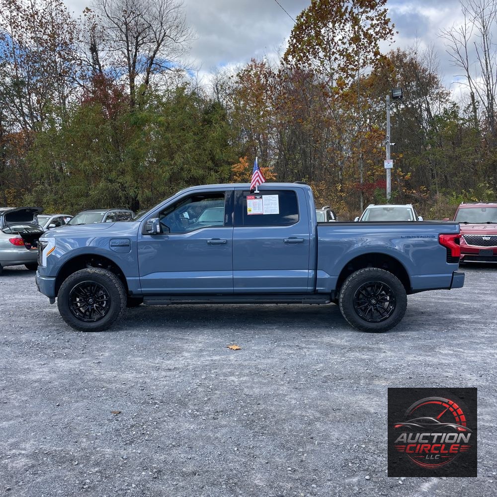 2023 Ford F-150 Lightning Platinum