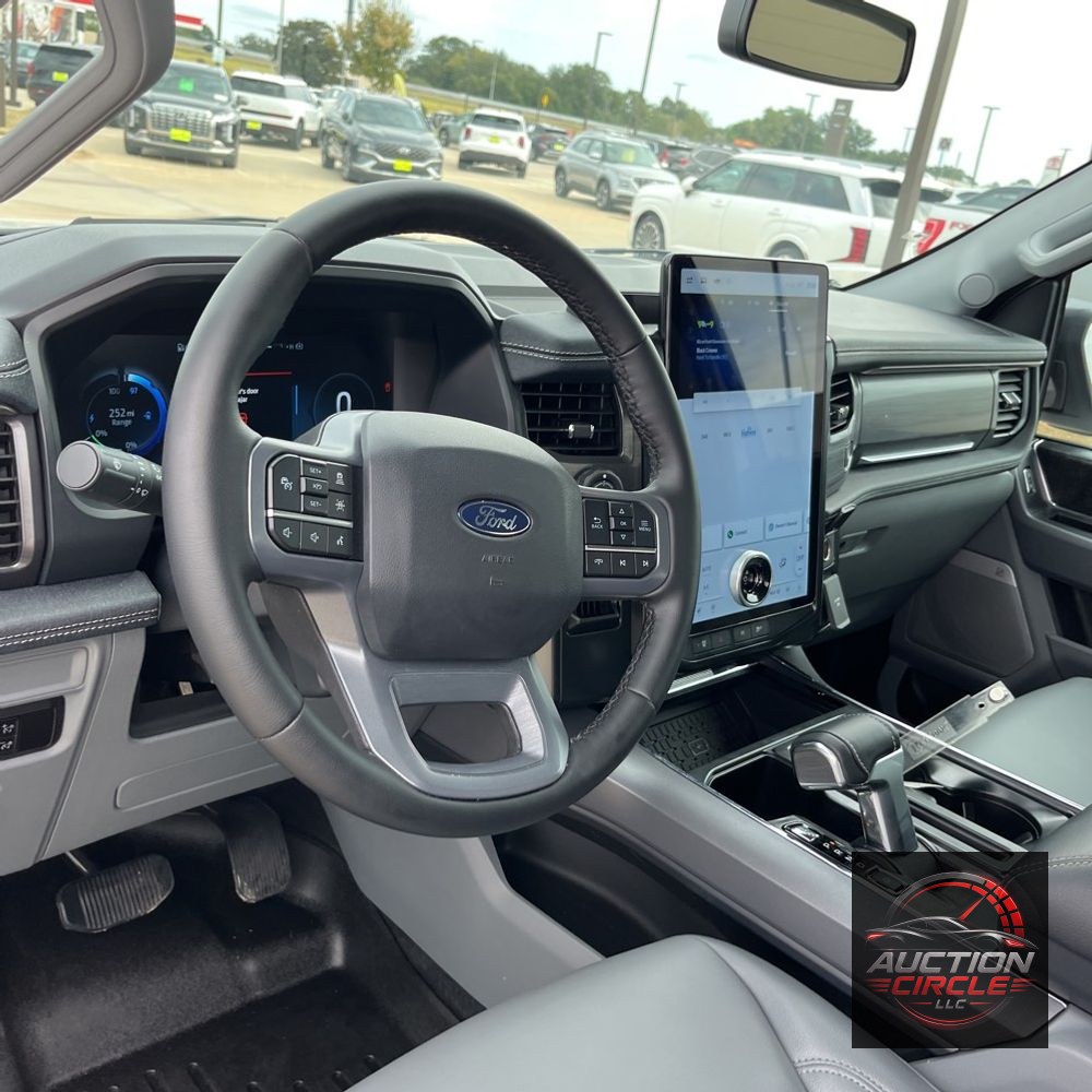2025 Ford F-150 Lightning Flash