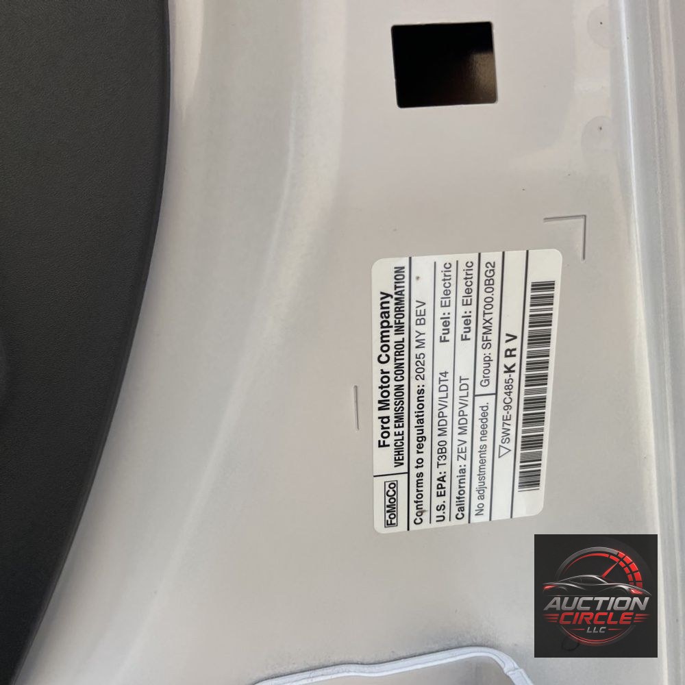 2025 Ford F-150 Lightning Flash