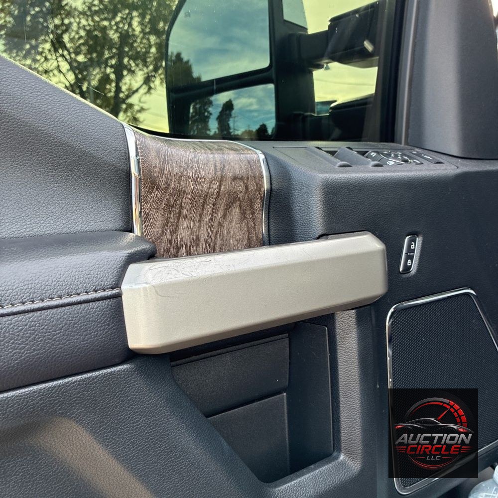 2017 Ford F-350 Super Duty Lariat