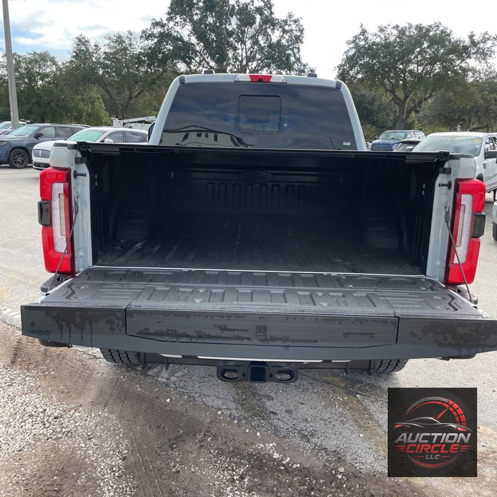 2025 Ford F-350 Super Duty Platinum