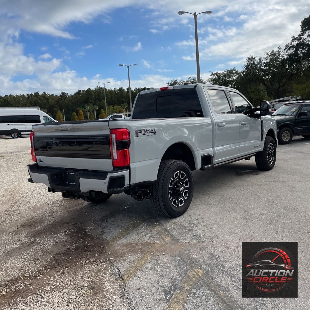 2025 Ford F-350 Super Duty Platinum