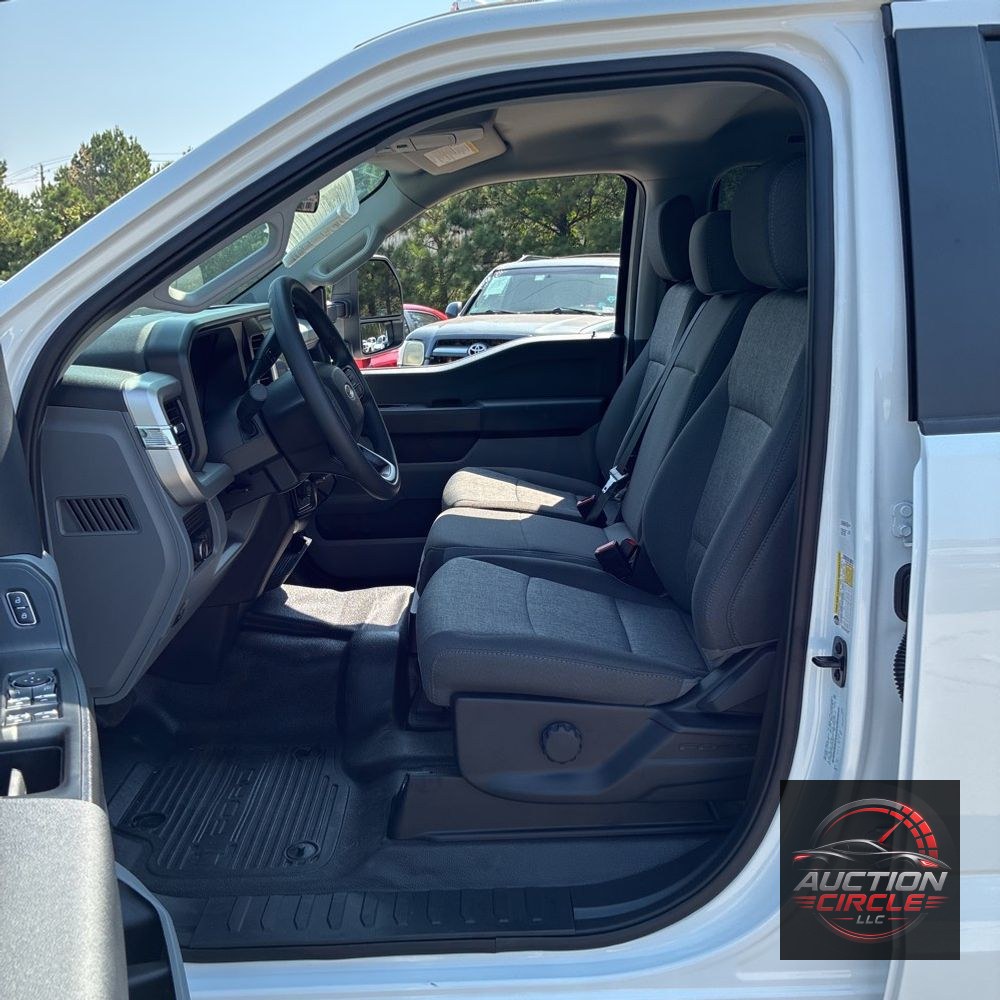 2025 Ford F-350 Super Duty XL