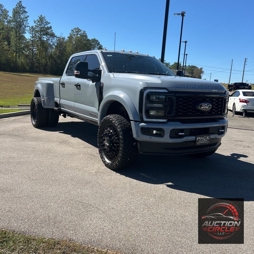 2024 Ford F-450 Super Duty Platinum