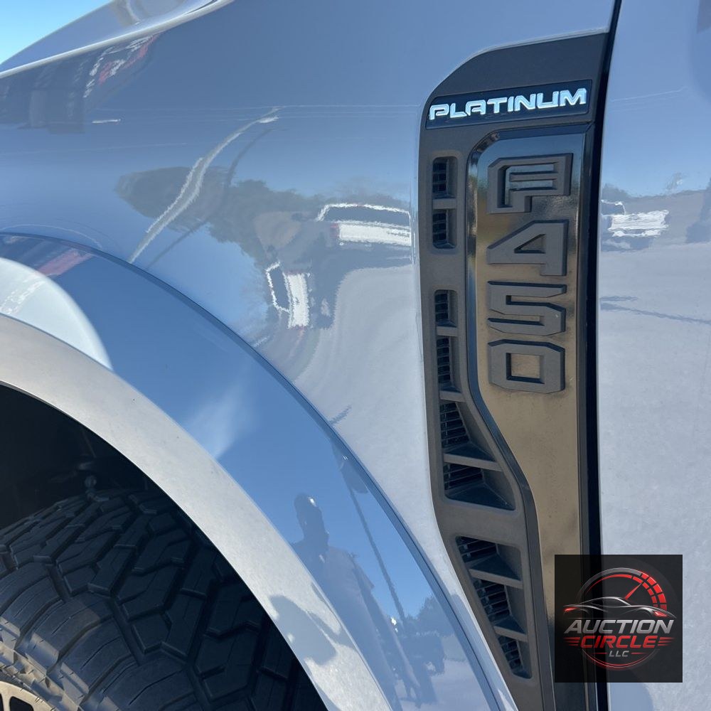 2024 Ford F-450 Super Duty Platinum