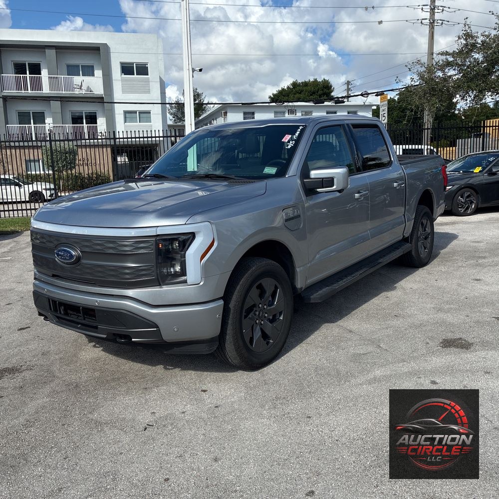 2023 Ford F-150 Lightning Lariat