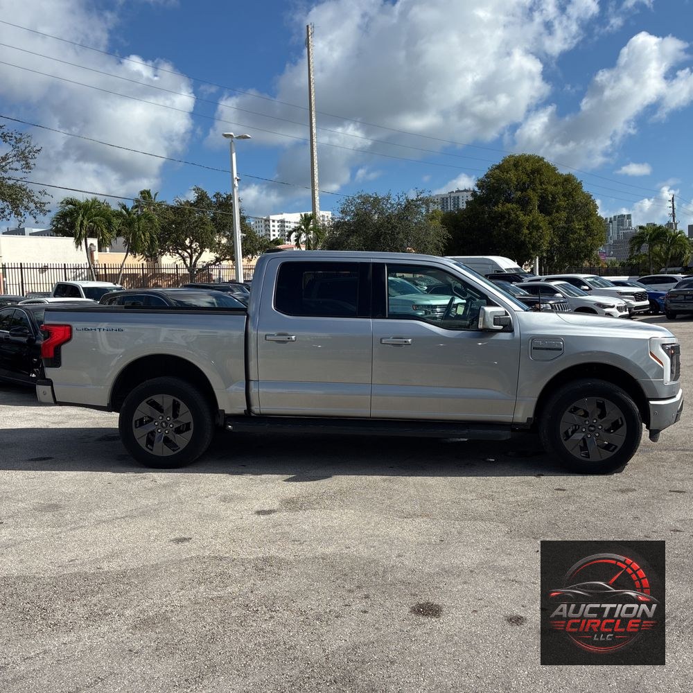 2023 Ford F-150 Lightning Lariat