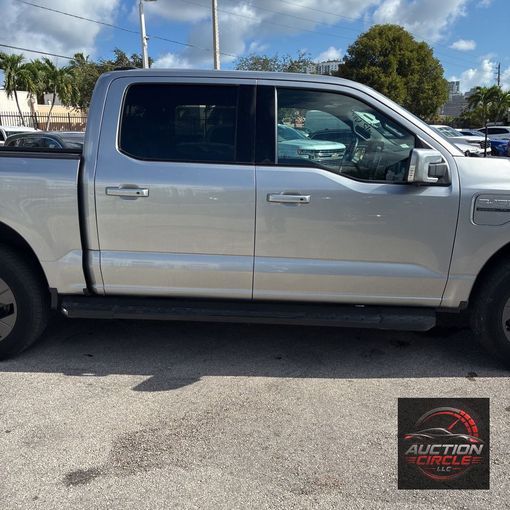 2023 Ford F-150 Lightning Lariat