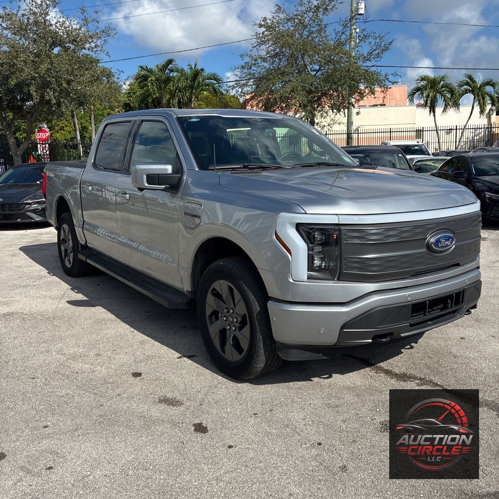 2023 Ford F-150 Lightning Lariat