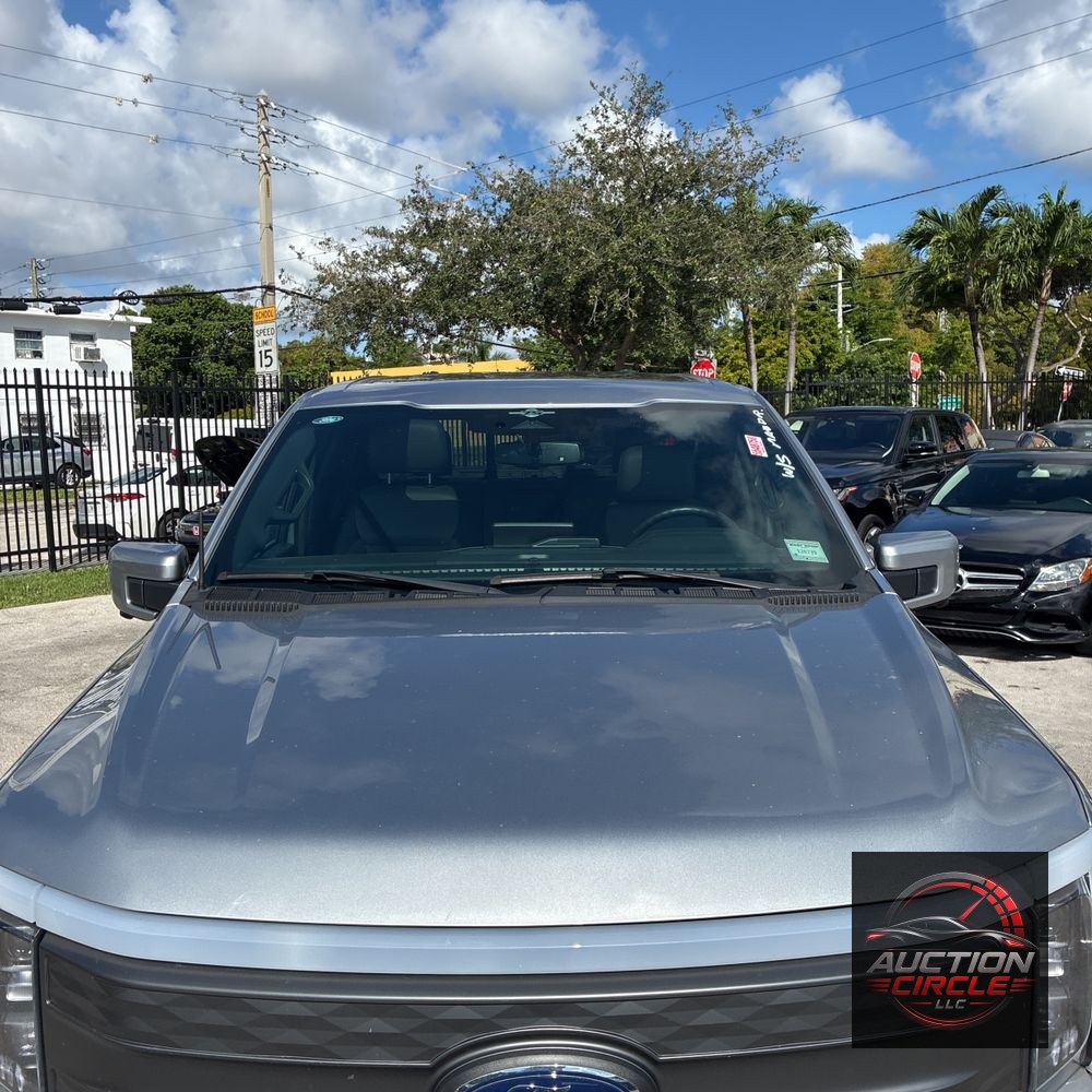 2023 Ford F-150 Lightning Lariat