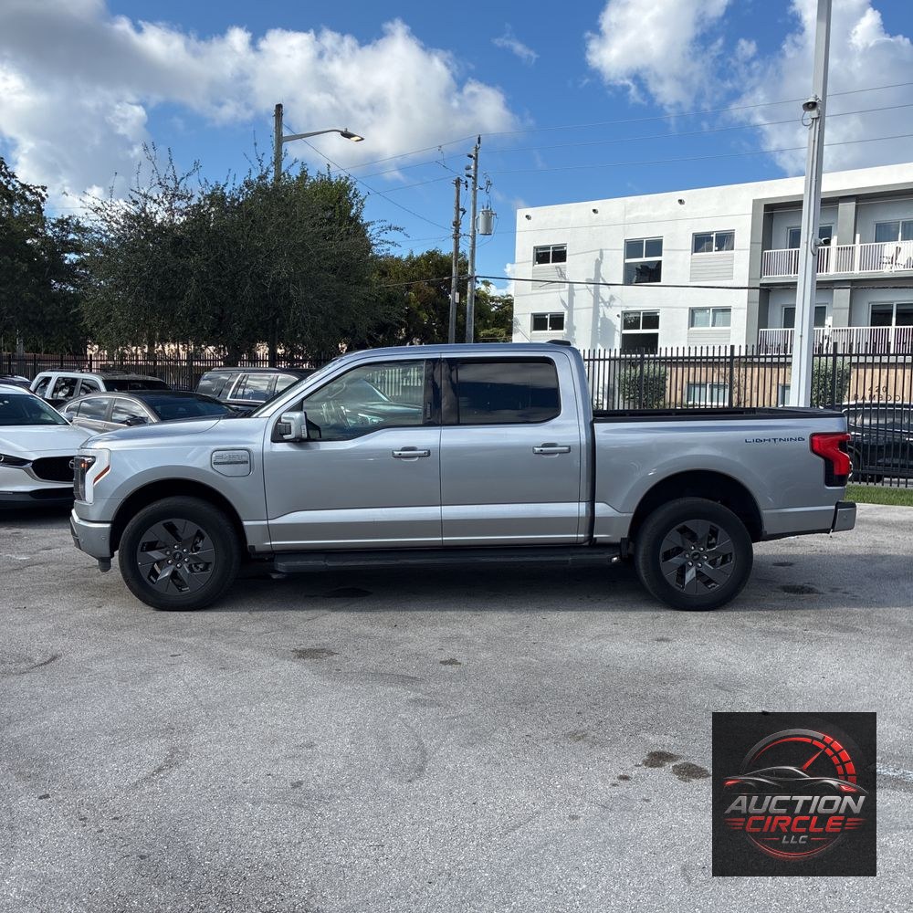 2023 Ford F-150 Lightning Lariat
