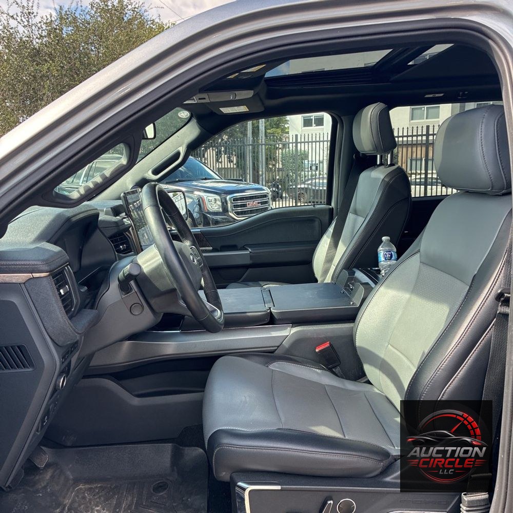 2023 Ford F-150 Lightning Lariat
