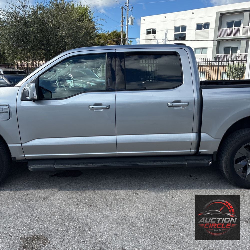 2023 Ford F-150 Lightning Lariat