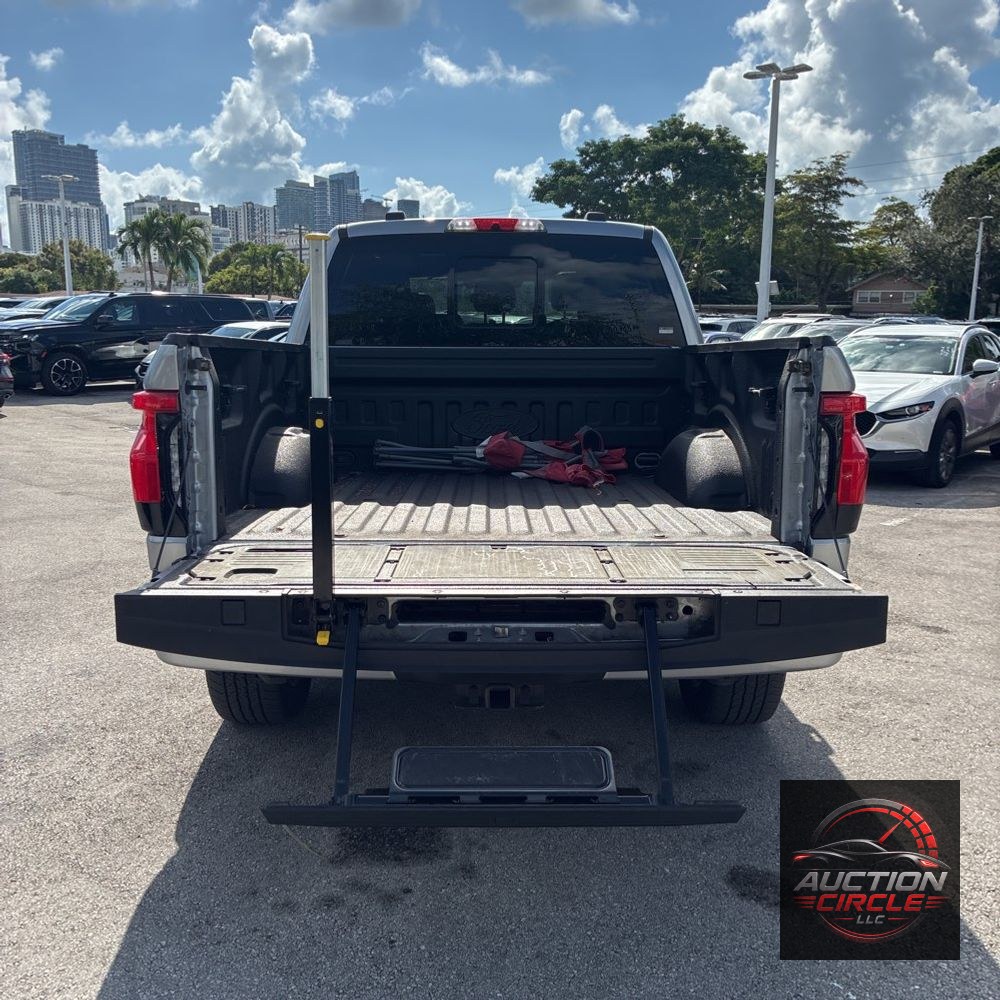2023 Ford F-150 Lightning Lariat