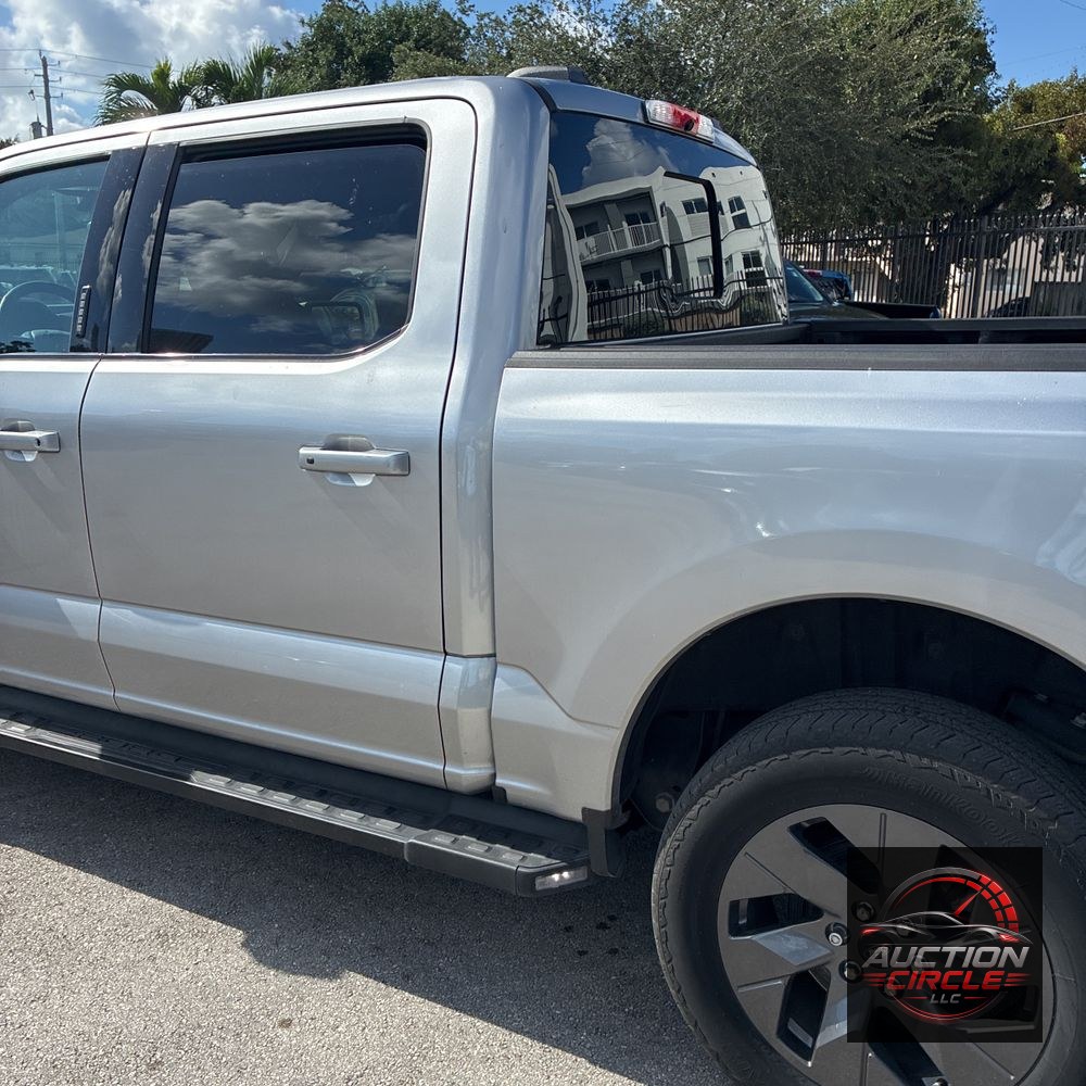 2023 Ford F-150 Lightning Lariat