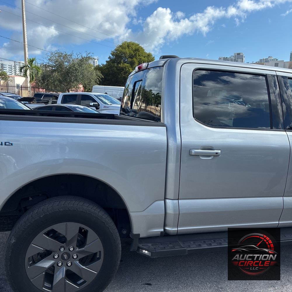 2023 Ford F-150 Lightning Lariat
