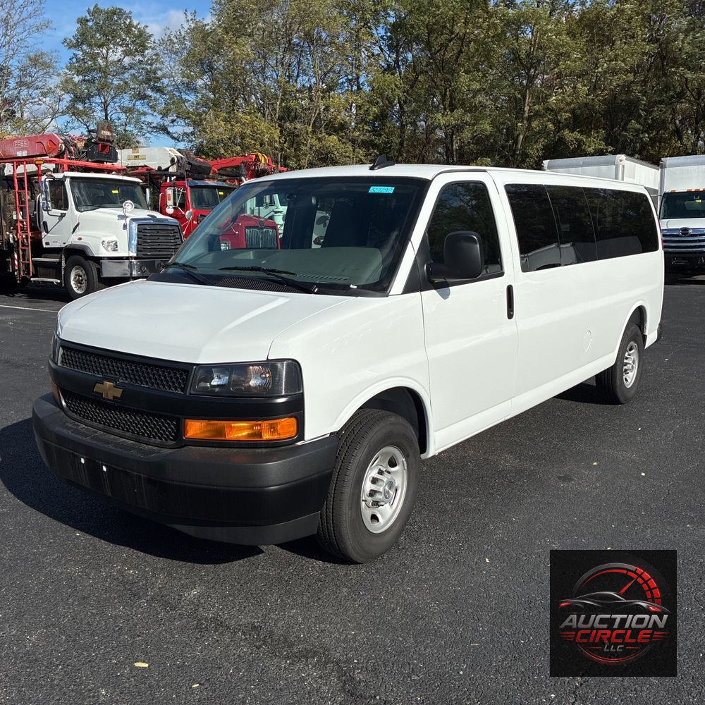 2025 Chevrolet Express LS 3500