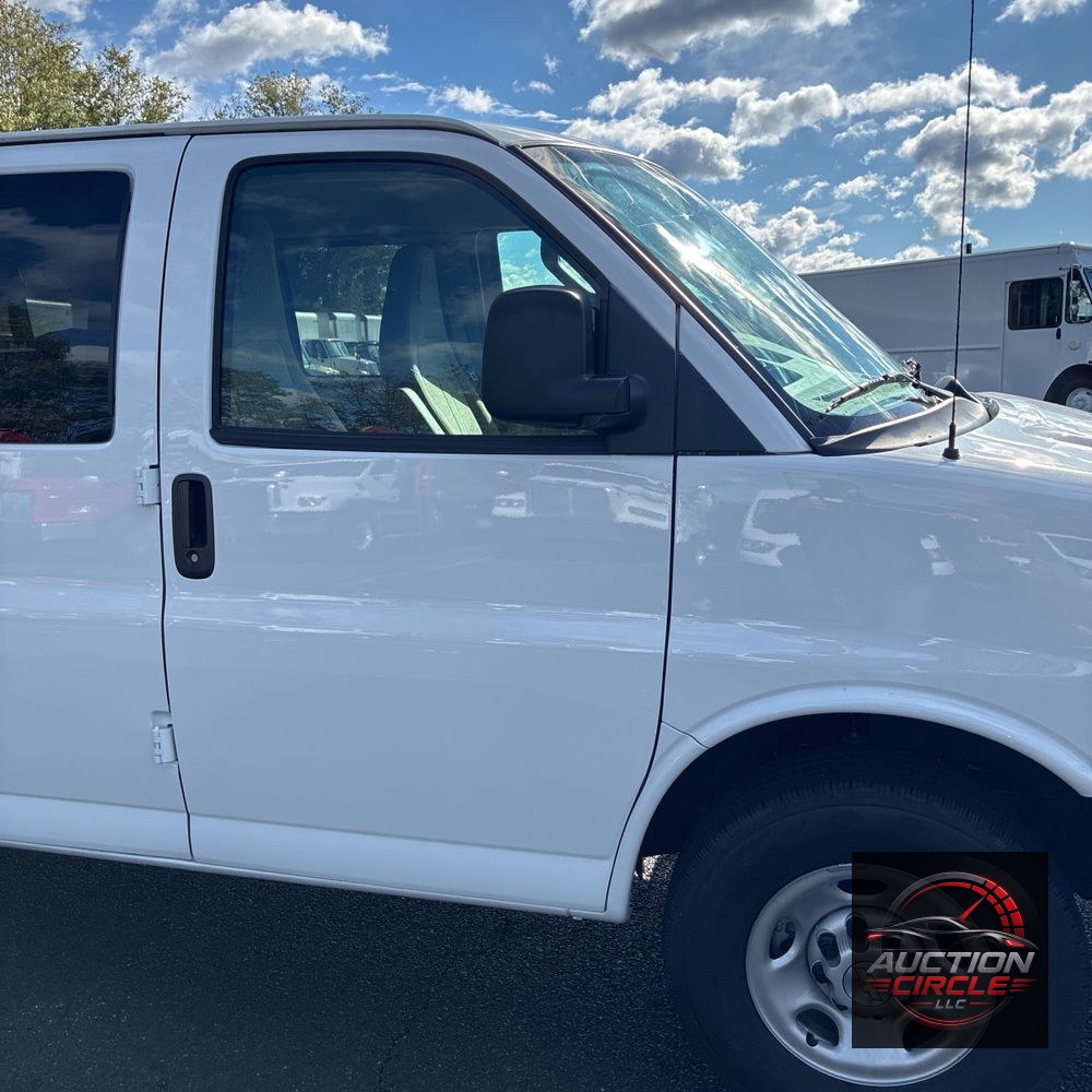 2025 Chevrolet Express LS 3500