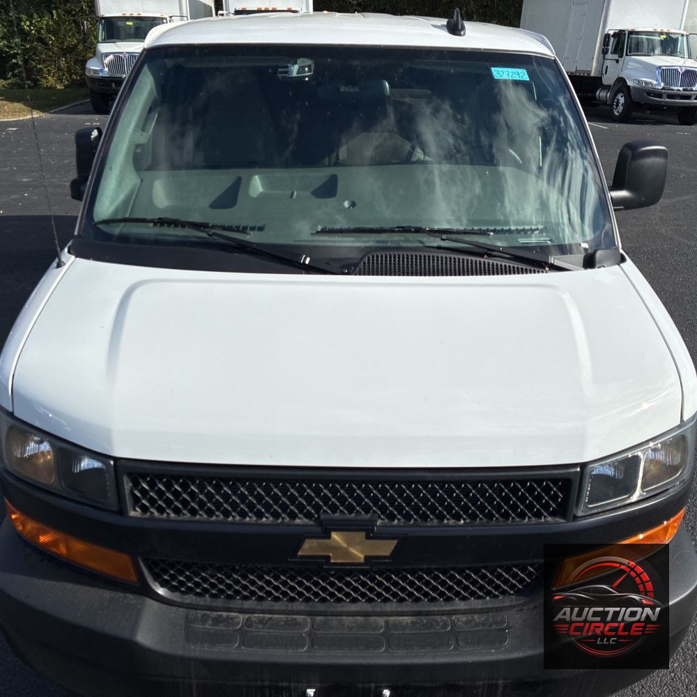 2025 Chevrolet Express LS 3500